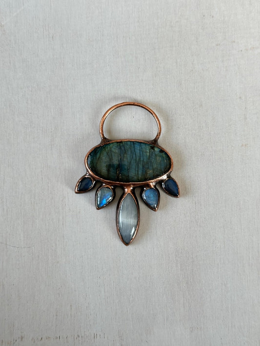 The UFO. Alien Spacecraft Labradorite Pendant - earthandelm