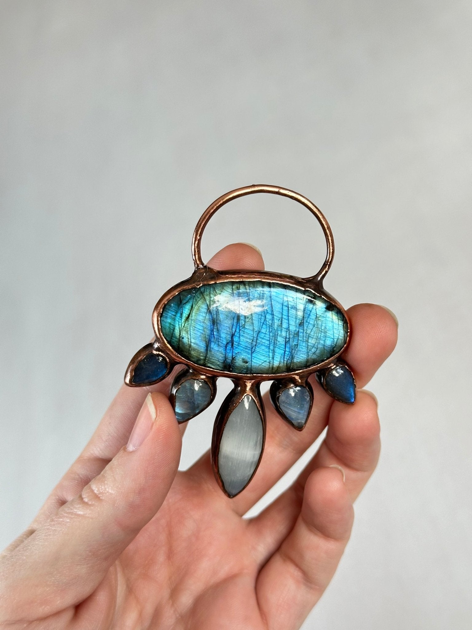 The UFO. Alien Spacecraft Labradorite Pendant - earthandelm