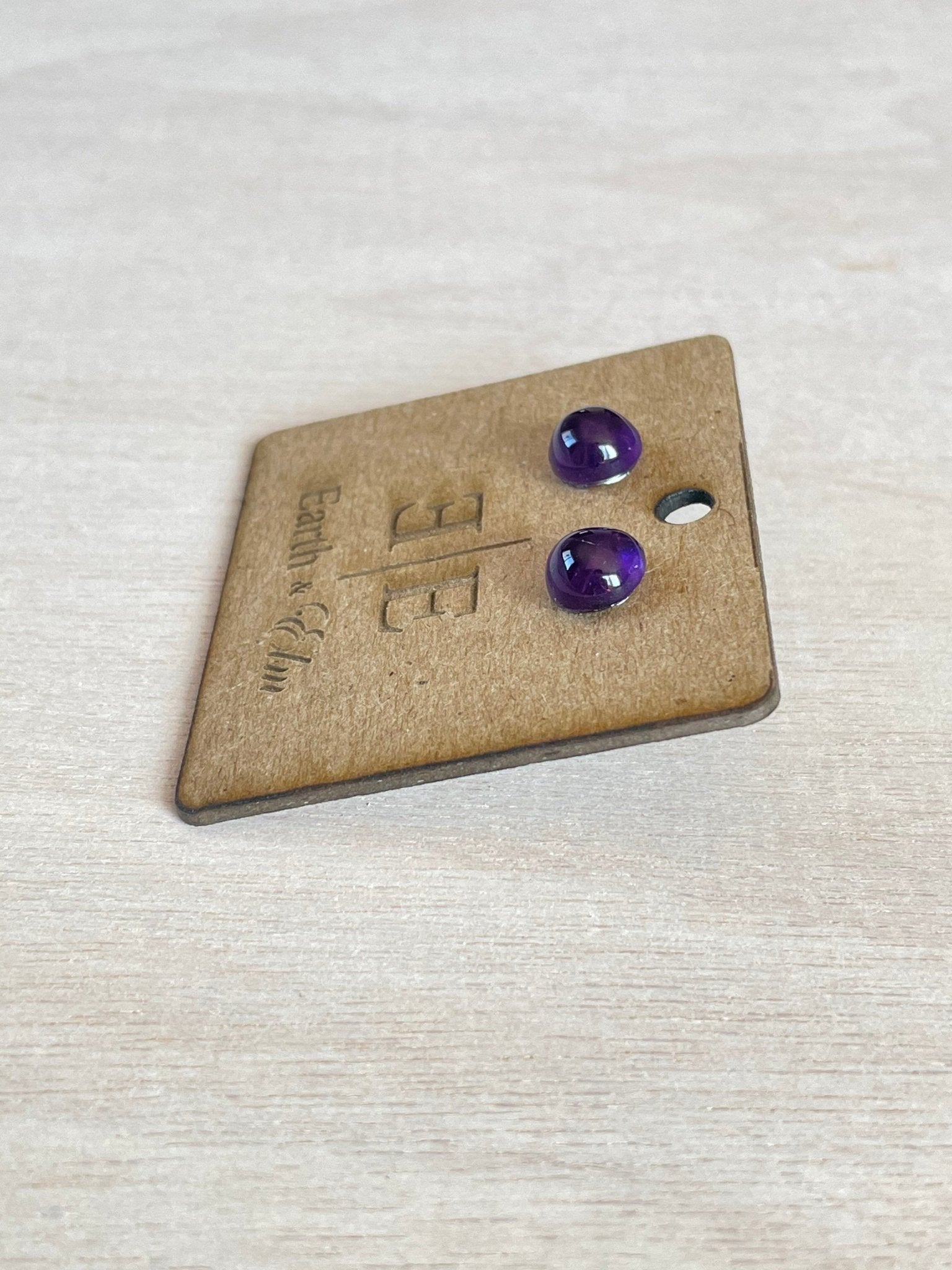 Amethyst Round Studs - earthandelm