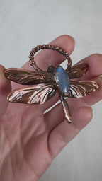 Pendentif Libellule en pierre de lune